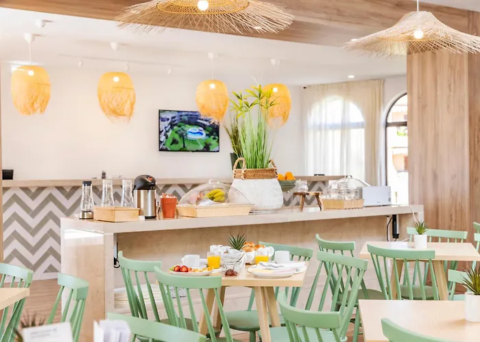 Clube Maria Luisa Apart-hotel